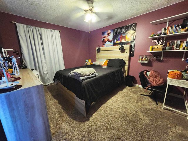 8301 LANCASTER Drive, Newburgh, IN 47630