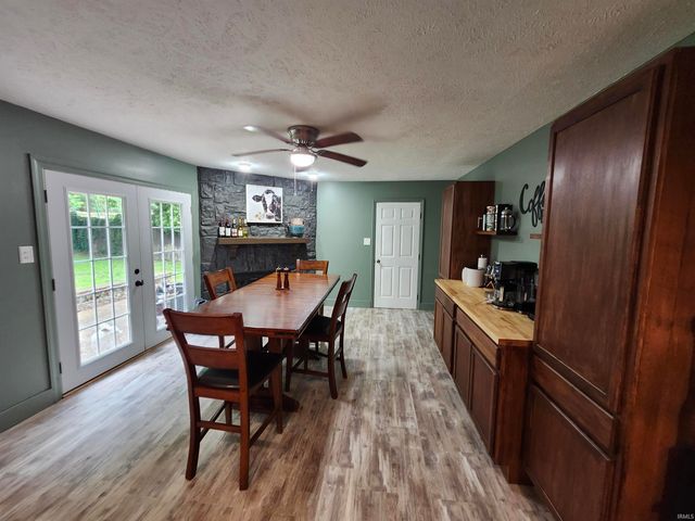 8301 LANCASTER Drive, Newburgh, IN 47630