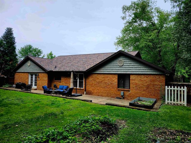 8301 LANCASTER Drive, Newburgh, IN 47630