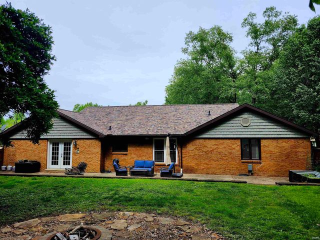 8301 LANCASTER Drive, Newburgh, IN 47630