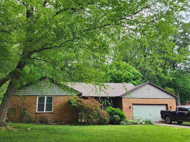 8301 LANCASTER Drive, Newburgh, IN 47630