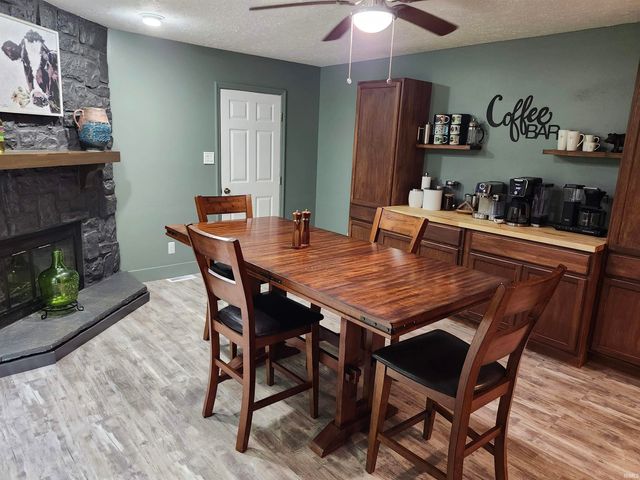 8301 LANCASTER Drive, Newburgh, IN 47630