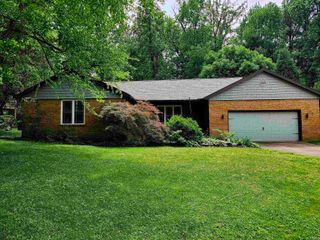 8301 LANCASTER Drive, Newburgh, IN 47630
