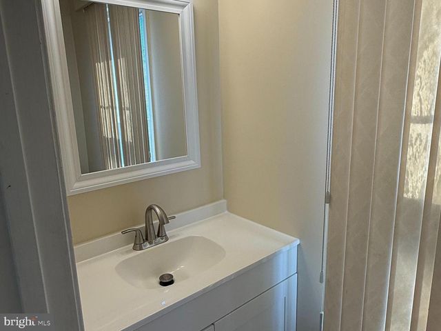 19 SHAGBARK CT, Rockville, MD 20852