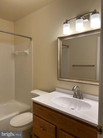 19 SHAGBARK CT, Rockville, MD 20852