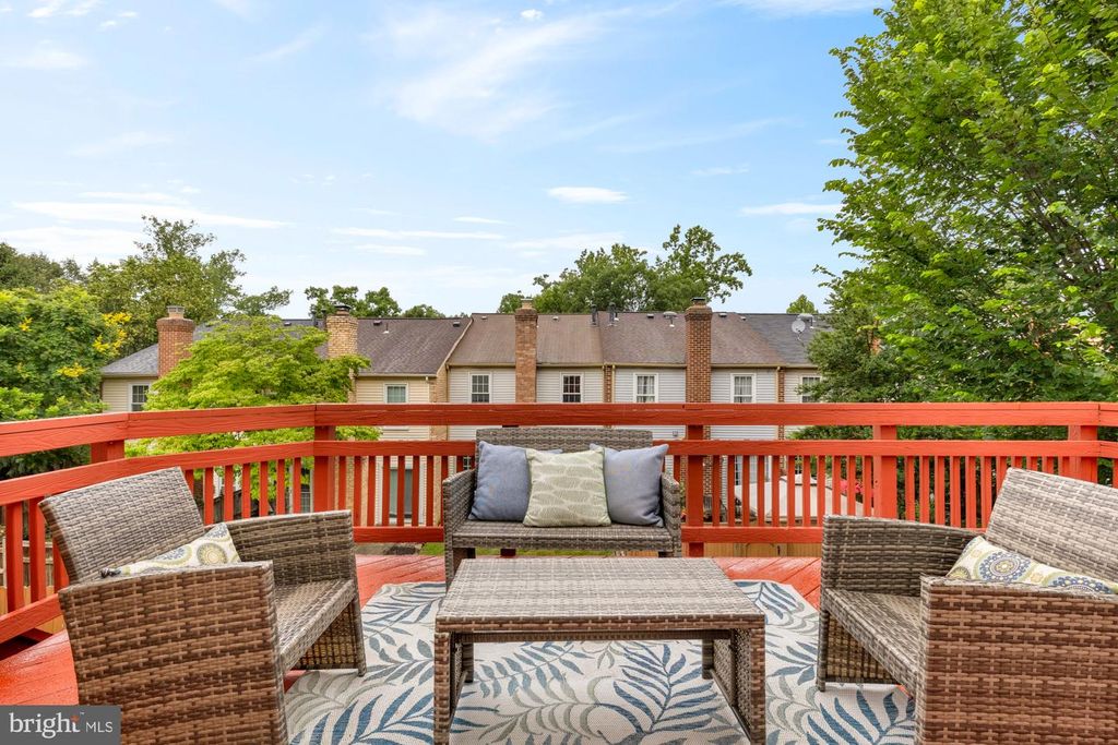 Image 10 of property listing at 19 SHAGBARK CT, Rockville, MD 20852