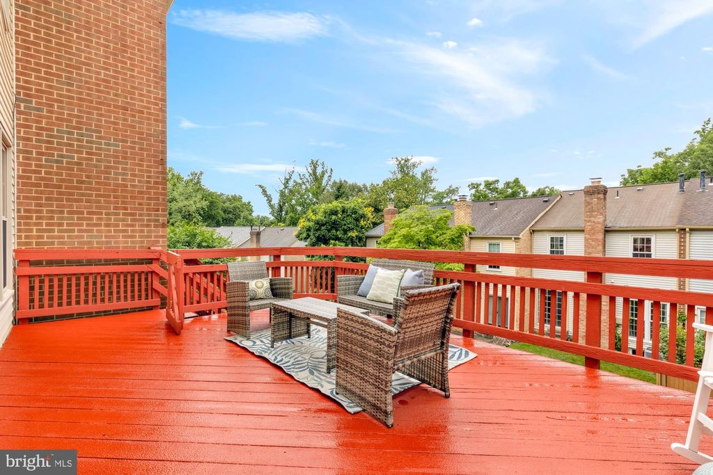 Image 4 of property listing at 19 SHAGBARK CT, Rockville, MD 20852
