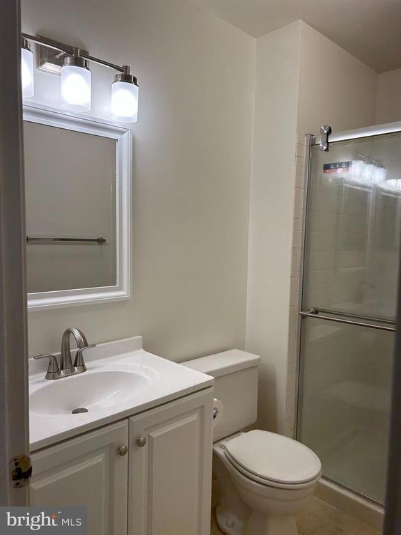 Image 51 of property listing at 19 SHAGBARK CT, Rockville, MD 20852