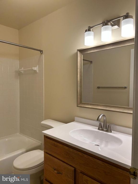 Image 52 of property listing at 19 SHAGBARK CT, Rockville, MD 20852