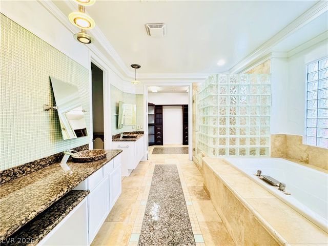 10227 Sunset Gardens Drive, Las Vegas, NV 89135