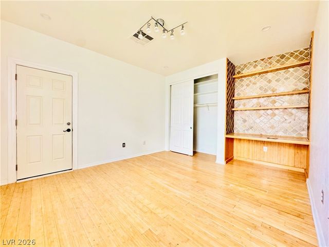 10227 Sunset Gardens Drive, Las Vegas, NV 89135