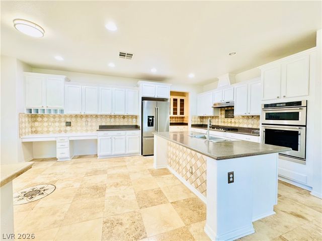 10227 Sunset Gardens Drive, Las Vegas, NV 89135