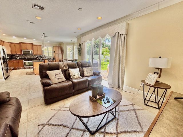 9109 Dupont Place, Wellington, FL 33414