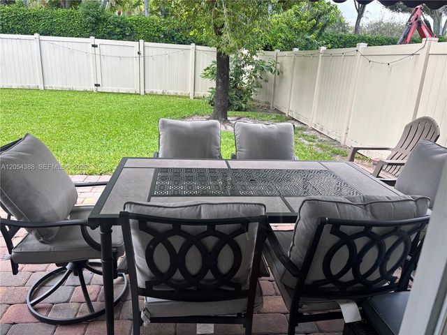 9109 Dupont Place, Wellington, FL 33414