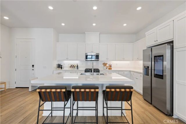 27227 Diamond Peak Lane 301, Valencia, CA 91381