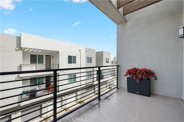 27227 Diamond Peak Lane 301, Valencia, CA 91381