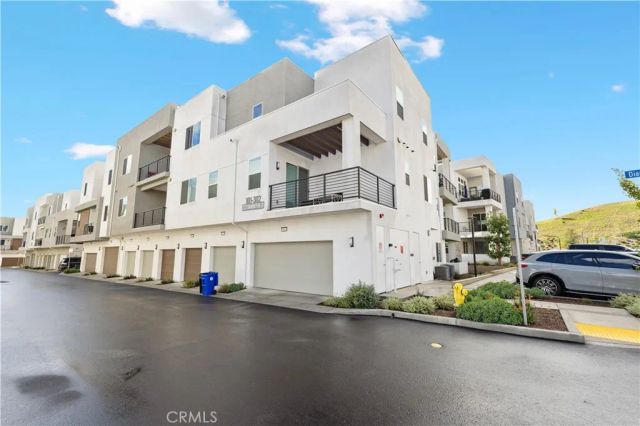 27227 Diamond Peak Lane 301, Valencia, CA 91381