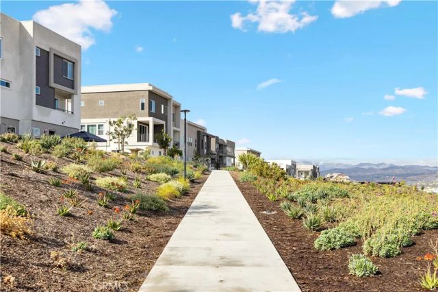 27227 Diamond Peak Lane 301, Valencia, CA 91381