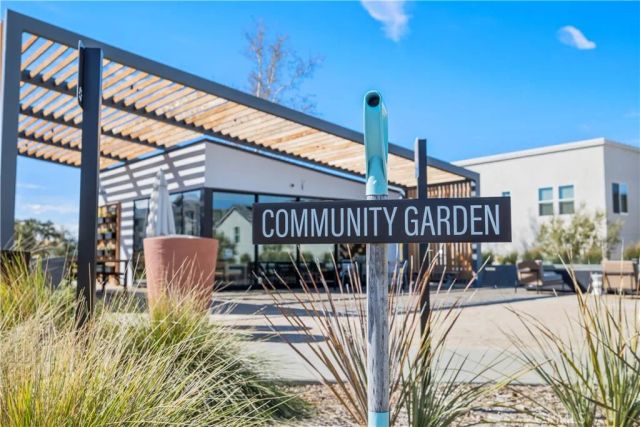 27227 Diamond Peak Lane 301, Valencia, CA 91381