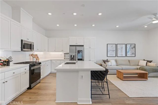 27227 Diamond Peak Lane 301, Valencia, CA 91381