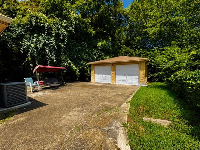 3023 Carpenter Avenue, Dallas, TX 75215
