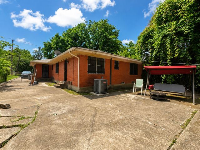 3023 Carpenter Avenue, Dallas, TX 75215