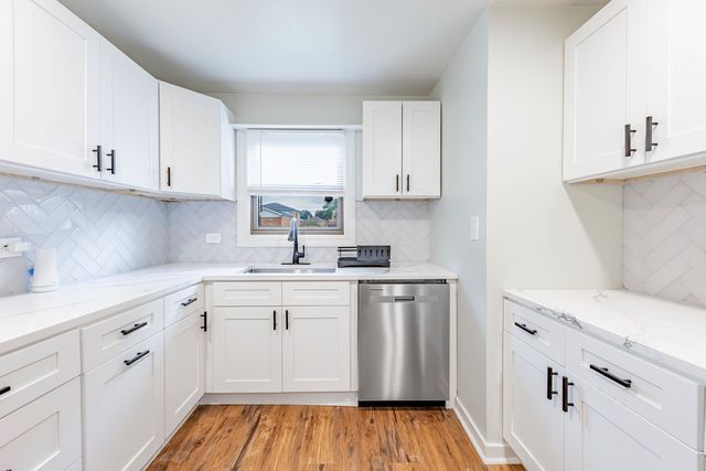 9430 S Parnell Avenue, Chicago, IL 60620