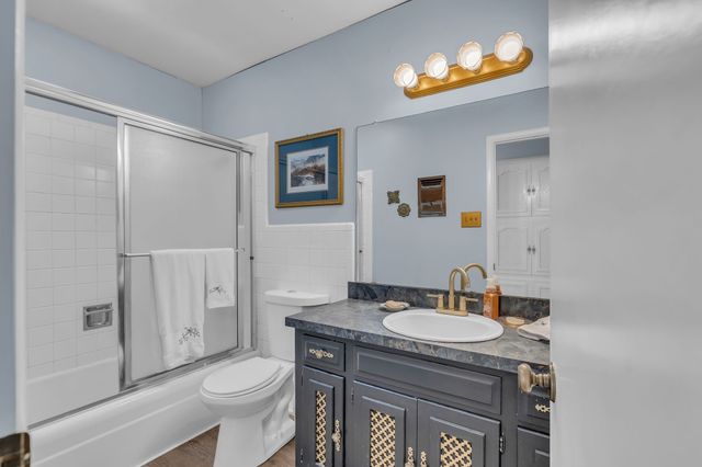 2012 York Drive, Edgecliff Village, TX 76134