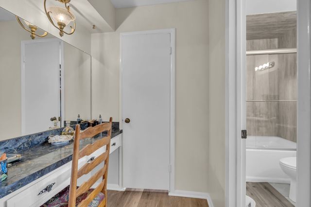 2012 York Drive, Edgecliff Village, TX 76134