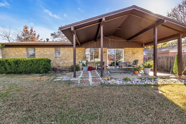 2012 York Drive, Edgecliff Village, TX 76134