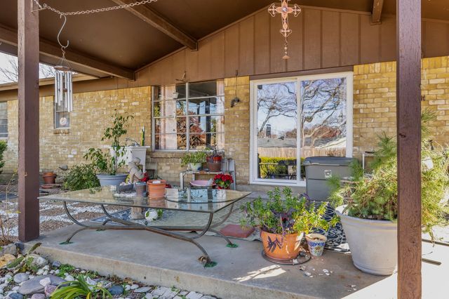 2012 York Drive, Edgecliff Village, TX 76134