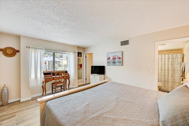 722 S BLVD OF THE PRESIDENTS 105, Sarasota, FL 34236