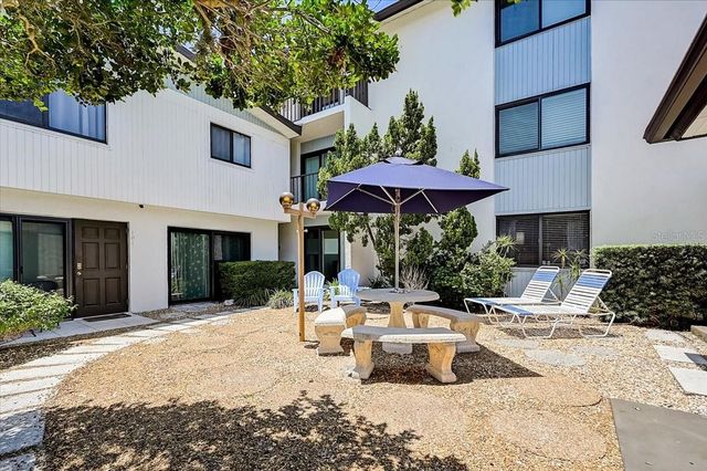 722 S BLVD OF THE PRESIDENTS 105, Sarasota, FL 34236