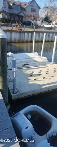 22 Queen Ann Road, Brick, NJ 08723