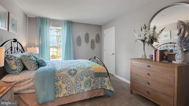 4 MINNOW AVE, Barnegat, NJ 08005