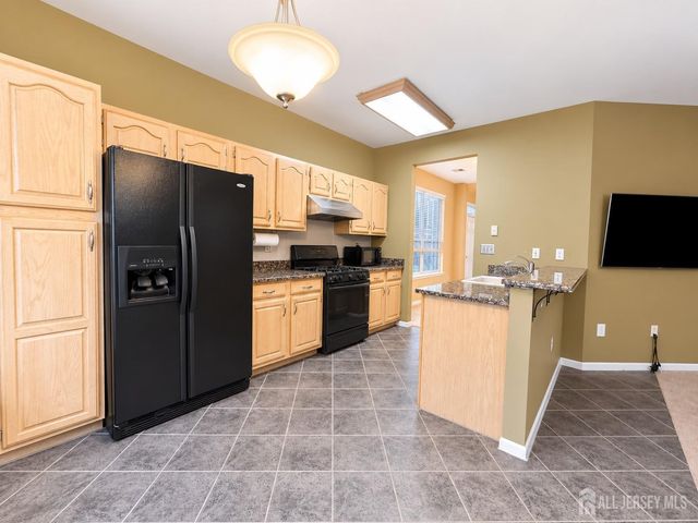 95 Ashford Drive, Plainsboro, NJ 08536