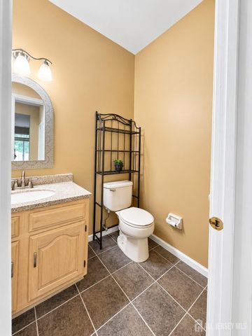 95 Ashford Drive, Plainsboro, NJ 08536