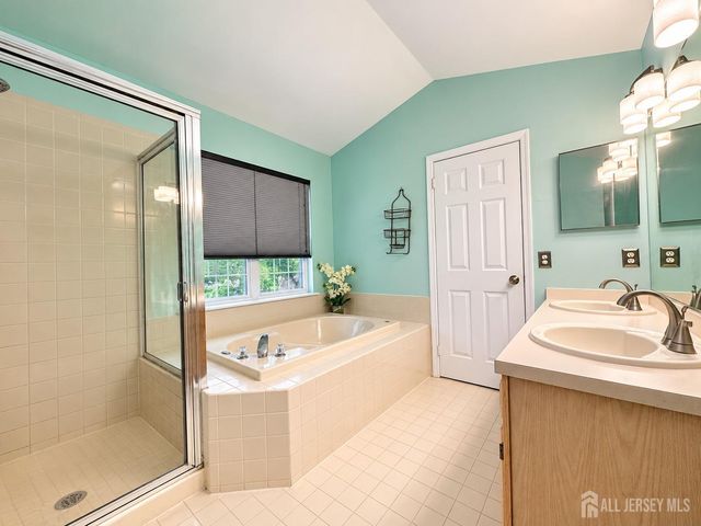 95 Ashford Drive, Plainsboro, NJ 08536