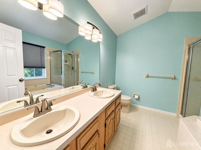 95 Ashford Drive, Plainsboro, NJ 08536