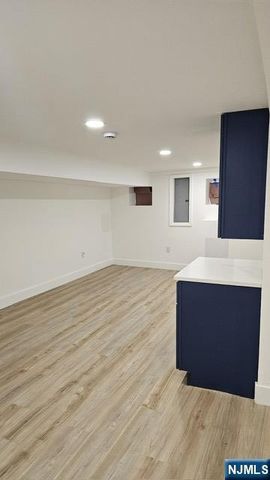 441 9th Street, Newark, NJ 07103