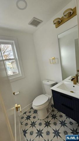 441 9th Street, Newark, NJ 07103