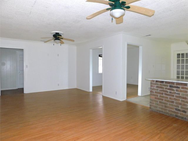 618 Temple Street, Woodville, TX 75979