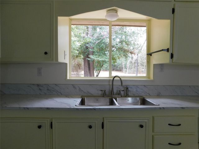 618 Temple Street, Woodville, TX 75979