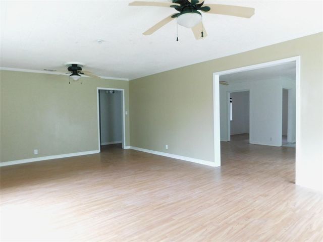 618 Temple Street, Woodville, TX 75979