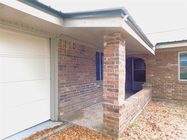 618 Temple Street, Woodville, TX 75979