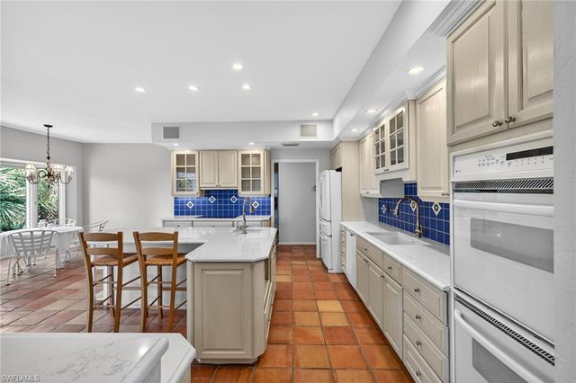 290 Southwinds DR, Sanibel, FL 33957