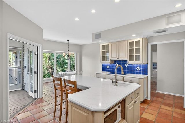 290 Southwinds DR, Sanibel, FL 33957