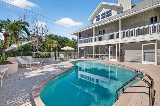 290 Southwinds DR, Sanibel, FL 33957