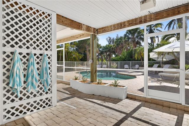 290 Southwinds DR, Sanibel, FL 33957