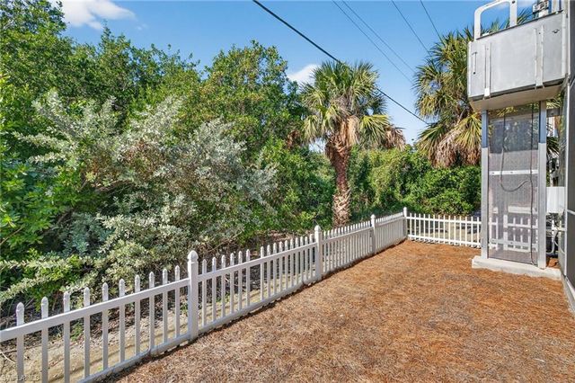 290 Southwinds DR, Sanibel, FL 33957